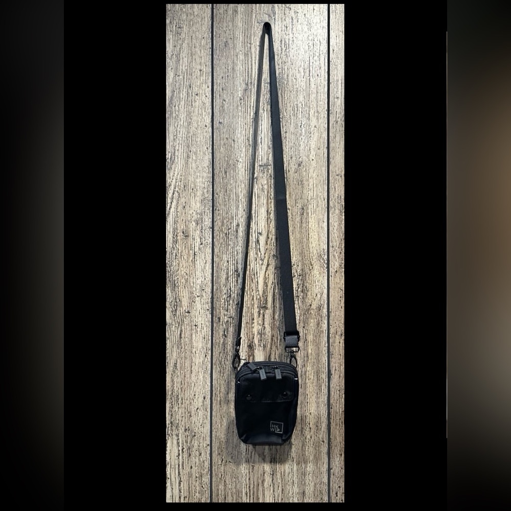 IHKWIP THE EVERYDAY ESSENTIALS CROSSBODY BAG - Picture 3 of 8